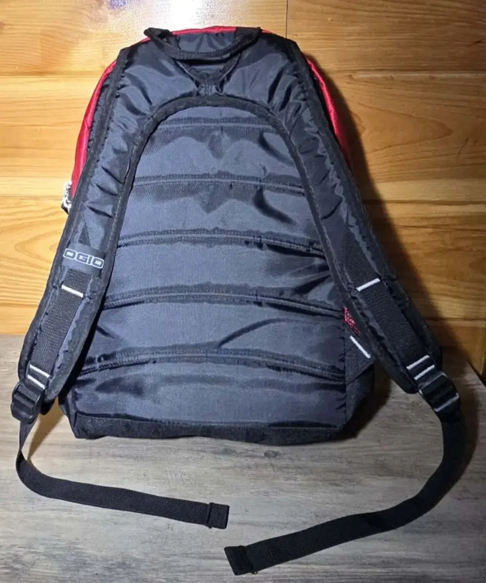 OGIO Budweiser Red/Black Backpack Zip Padded Adjustable Strap Audio Pocket